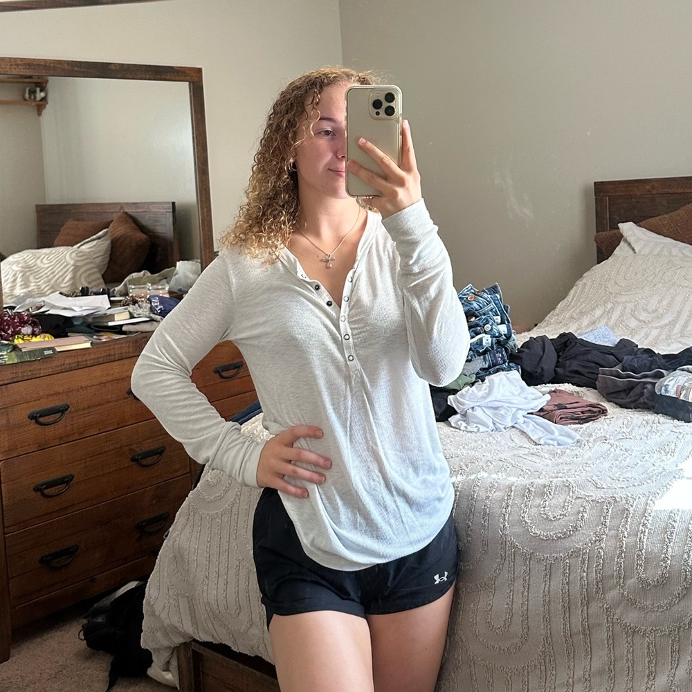 AMERICAN EAGLE Henley long sleeve